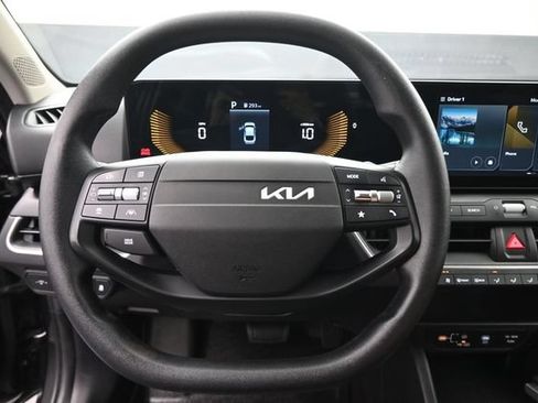 Used 2025 Kia K4 FWD image 4