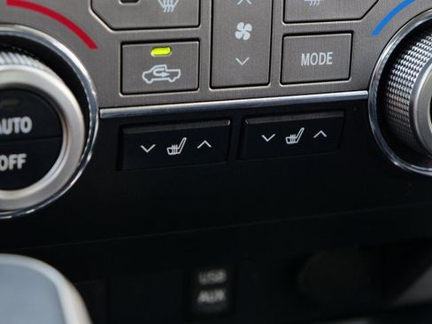 Used 2019 Toyota Tundra Limited w/ Limited Premium Package AWD/4WD image 18
