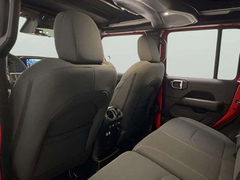 Used 2025 Jeep Wrangler Unlimited Sahara w/ Safety Group image 65