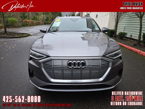 Used 2019 Audi e-tron Prestige w/ Prestige Package image 8