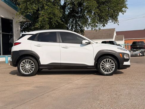 Used 2018 Hyundai Kona SEL FWD image 2
