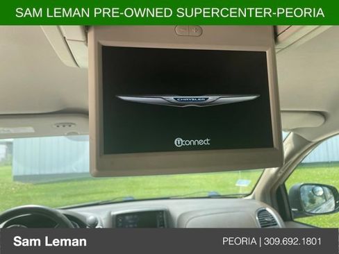 Used 2014 Chrysler Town & Country Touring-L w/ Driver Convenience Group FWD image 9