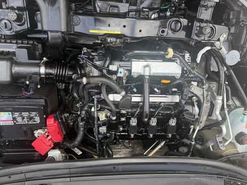 Used 2024 Nissan Versa S w/ Trunk Package image 29