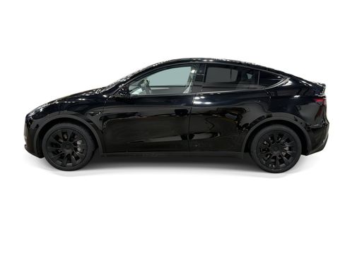 Certified 2023 Tesla Model Y Long Range AWD/4WD image 3