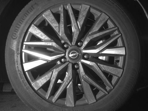 Used 2025 Nissan Altima 2.5 SV FWD image 13