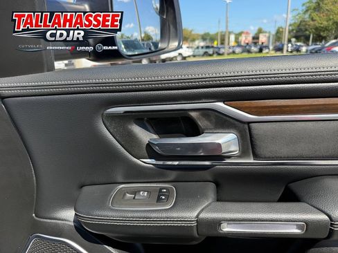 Used 2021 RAM 1500 Laramie AWD/4WD image 33