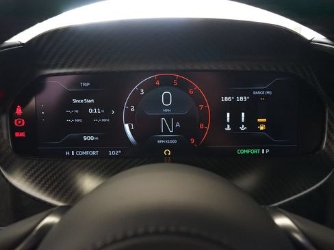 Used 2024 McLaren 750S RWD image 23