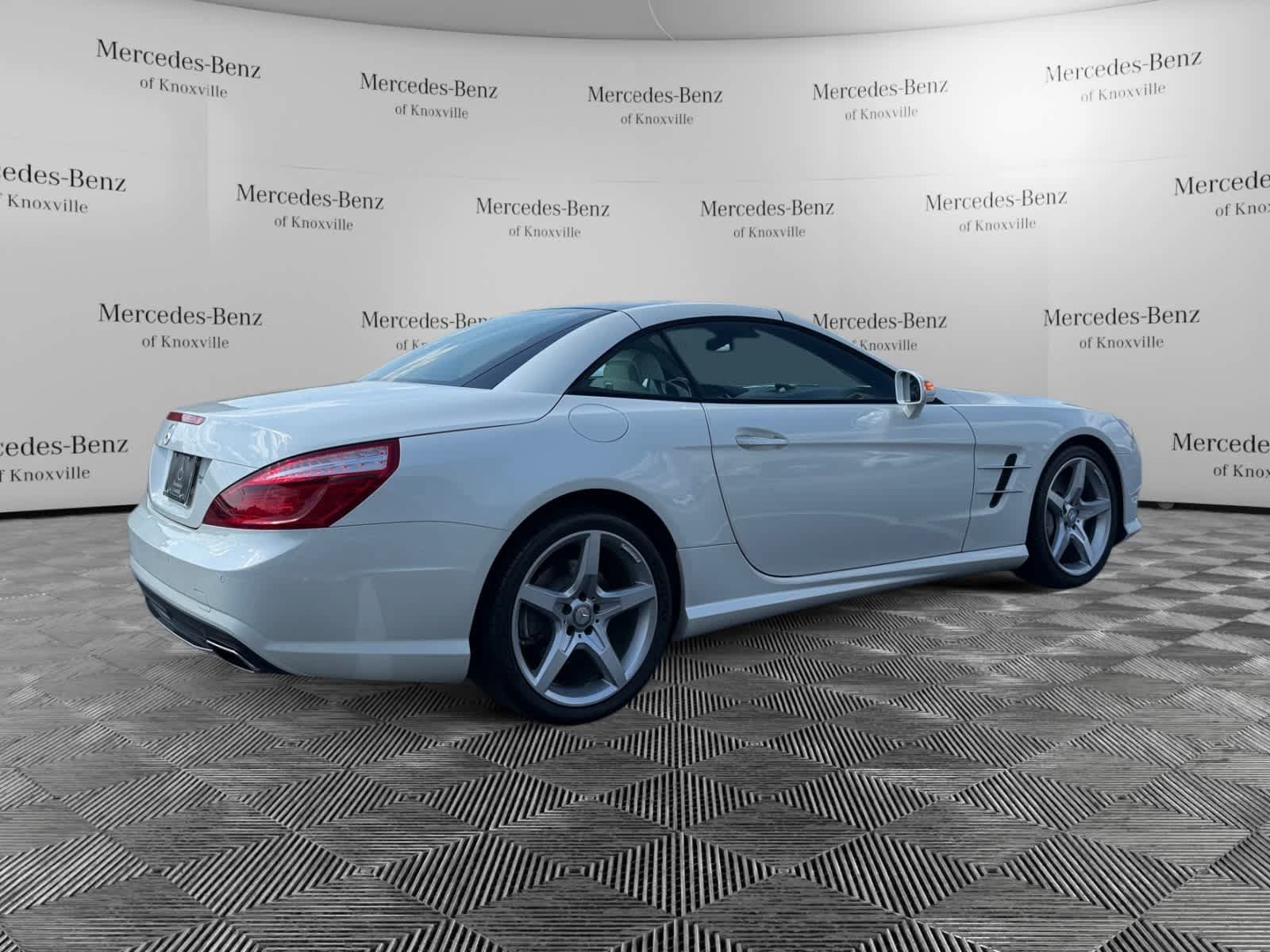 Used 2015 Mercedes-Benz SL 550 image 5