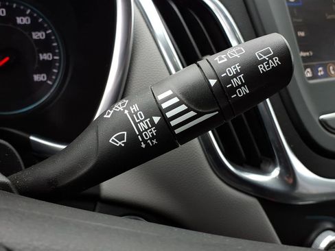 Used 2022 Chevrolet Equinox LS w/ LS Convenience Package image 21