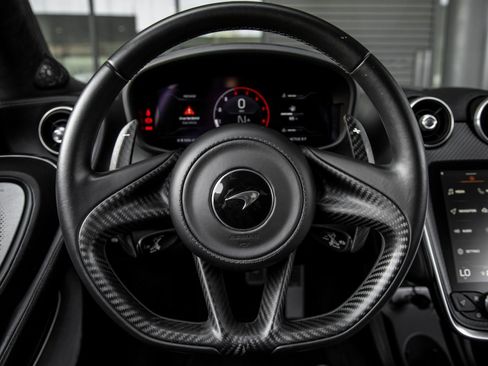 Used 2022 McLaren GT RWD image 27