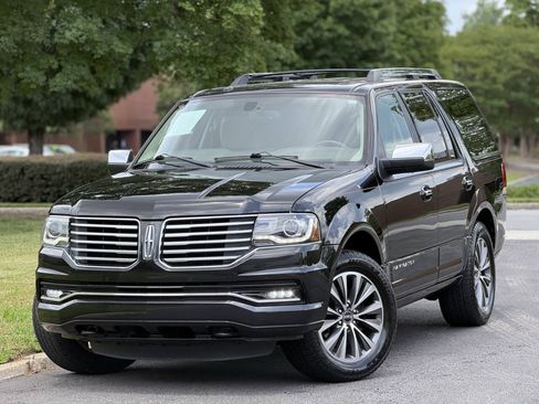 Used 2015 Lincoln Navigator 4WD image 1