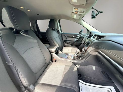 Used 2017 Chevrolet Traverse LT FWD image 18