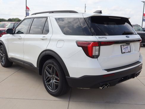 Used 2025 Ford Explorer ST AWD/4WD image 8