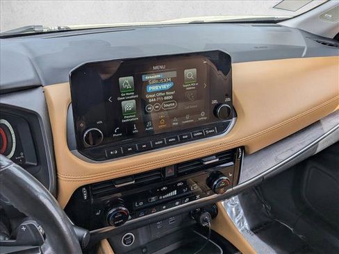Used 2021 Nissan Rogue Platinum FWD image 22