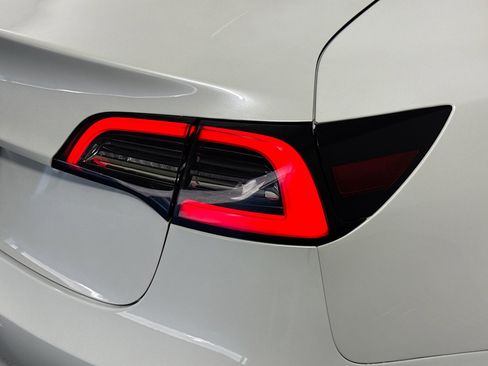 Used 2021 Tesla Model 3 Standard Range Plus image 33