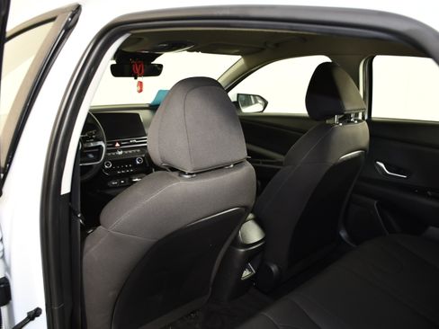 Used 2024 Hyundai Elantra SEL FWD image 45