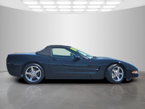 Used 2004 Chevrolet Corvette Base w/ Preferred Equipment Group image 3
