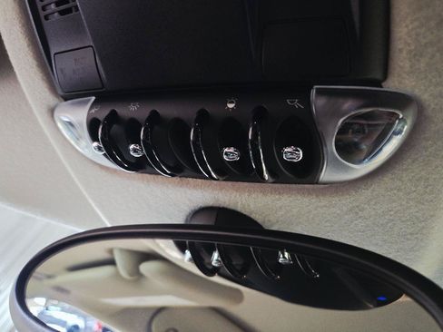 Used 2013 MINI Cooper Clubman FWD image 27