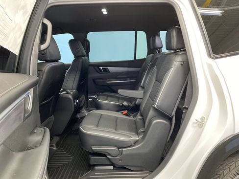 Used 2025 Buick Enclave Sport Touring image 27