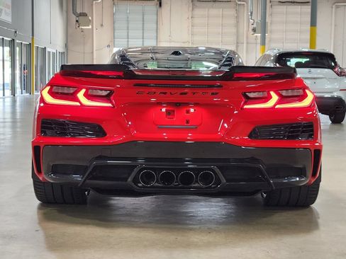 Used 2025 Chevrolet Corvette Z06 w/ Battery Protection Package RWD image 9