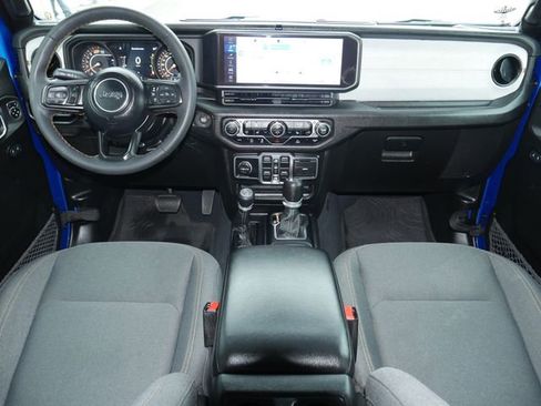 Used 2024 Jeep Wrangler Unlimited Sport AWD/4WD image 6