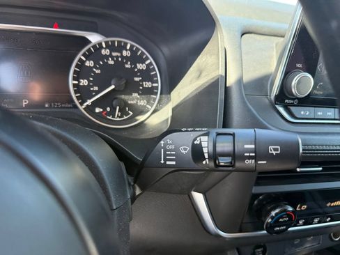 Used 2024 Nissan Rogue SV AWD/4WD image 22