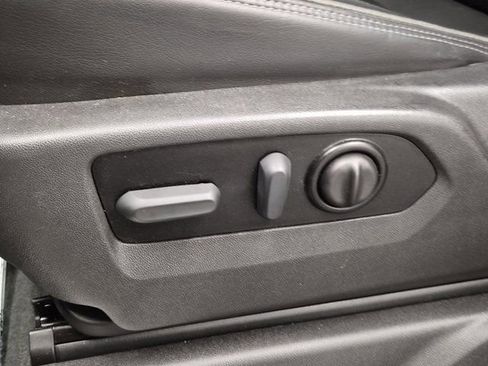 Used 2022 Chevrolet Silverado 2500 High Country w/ Safety Package II image 25