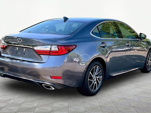 Used 2017 Lexus ES 350 w/ Luxury Package FWD image 6