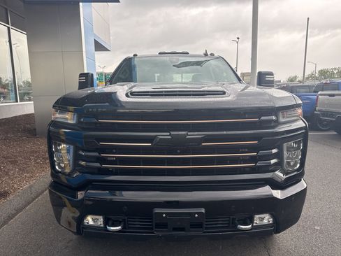 Used 2020 Chevrolet Silverado 3500 High Country AWD/4WD image 3