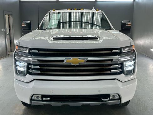 Used 2020 Chevrolet Silverado 2500 High Country w/ Z71 Off-Road Package AWD/4WD image 2