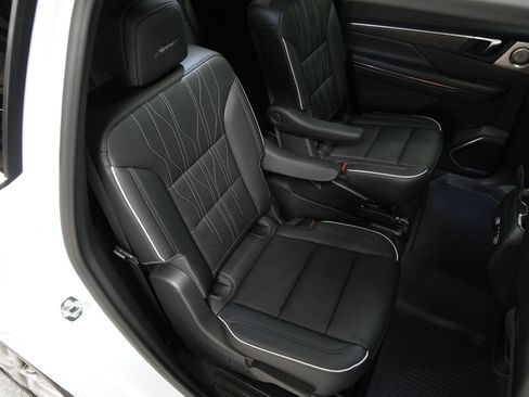 New 2026 Buick Enclave Avenir w/ Super Cruise Package AWD/4WD image 16