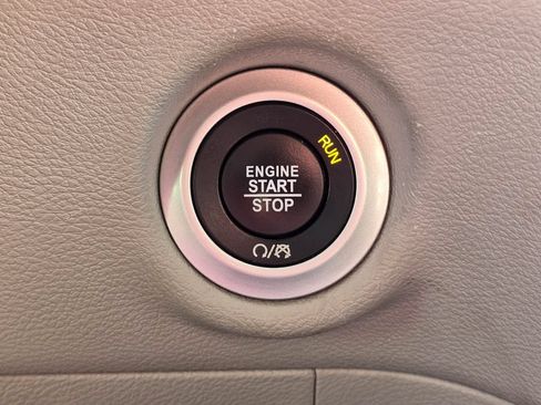 Used 2023 Chrysler Voyager LX FWD image 19