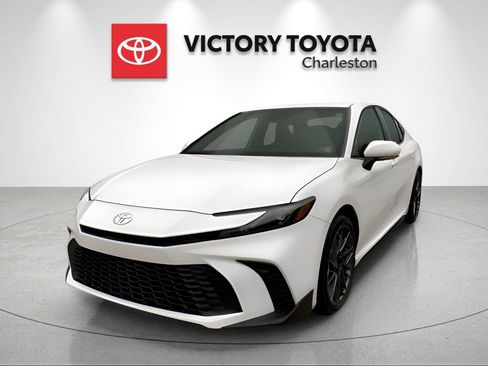 New 2026 Toyota Camry SE FWD image 1