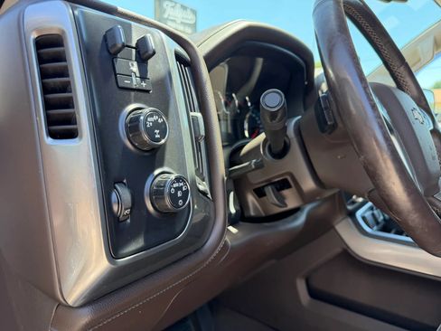 Used 2017 Chevrolet Silverado 1500 LTZ Z71 w/ LTZ Plus Package AWD/4WD image 20