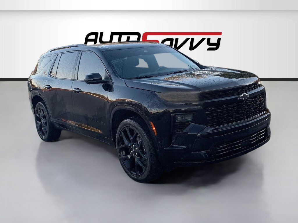 Used 2025 Chevrolet Traverse RS FWD image 1