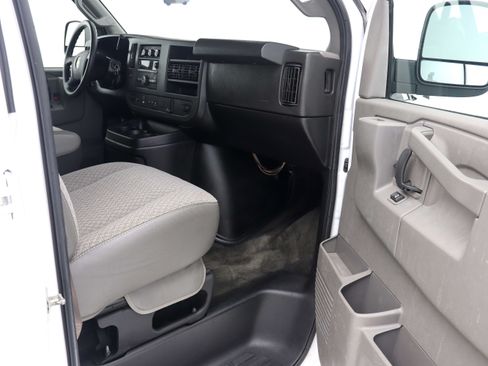 Used 2019 Chevrolet Express 3500 LT w/ LT Preferred Equipment Group RWD image 15