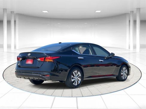 Used 2025 Nissan Altima 2.5 S image 4