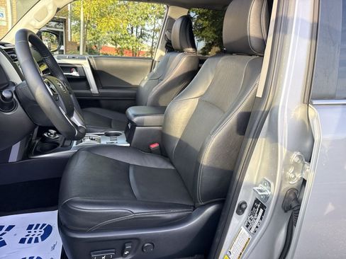 Used 2020 Toyota 4Runner Limited AWD/4WD image 12