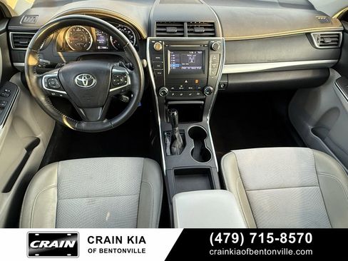 Used 2016 Toyota Camry SE image 28