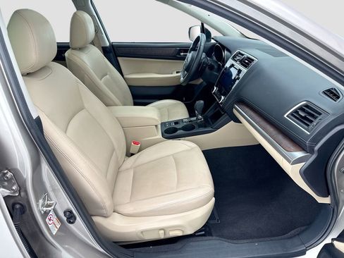 Used 2019 Subaru Outback 2.5i Limited AWD/4WD image 19