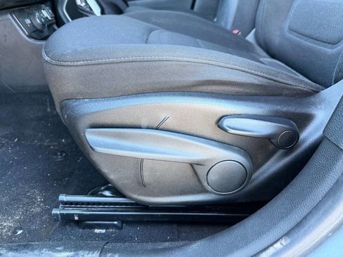 Used 2018 Jeep Renegade Latitude image 13