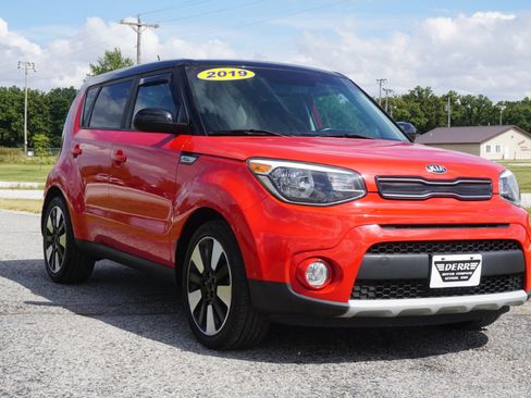 Used 2019 Kia Soul + image 4