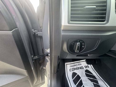 Used 2021 Volkswagen Atlas Cross Sport SE image 15