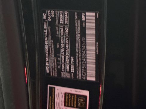 Certified 2025 Mercedes-Benz GLS 450 4MATIC image 32