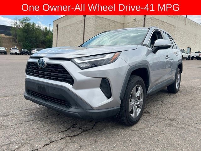 Used 2022 Toyota RAV4 XLE w/ Convenience Package AWD/4WD image 1