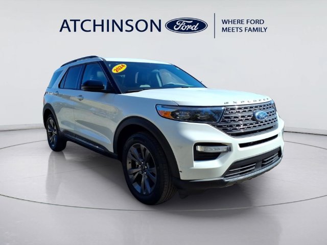 Used 2024 Ford Explorer XLT w/ Equipment Group 202A AWD/4WD image 3