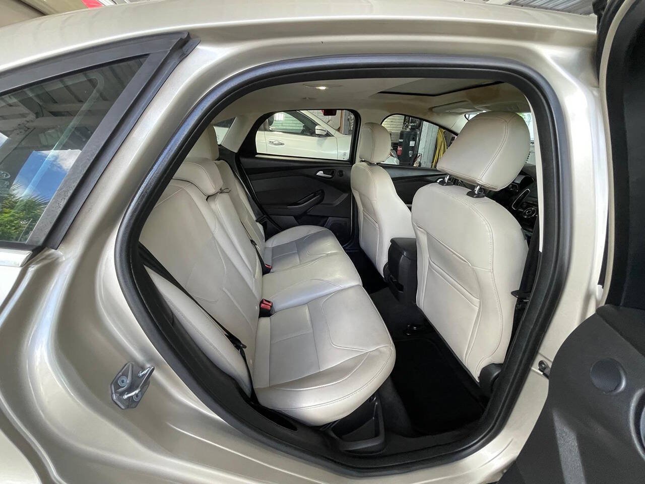 Used 2018 Ford Focus Titanium FWD image 14