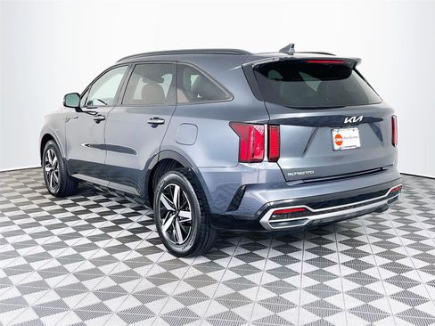 Certified 2023 Kia Sorento S w/ Panoramic Sunroof Package image 7