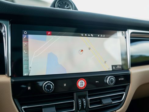 New 2026 Porsche Macan image 21