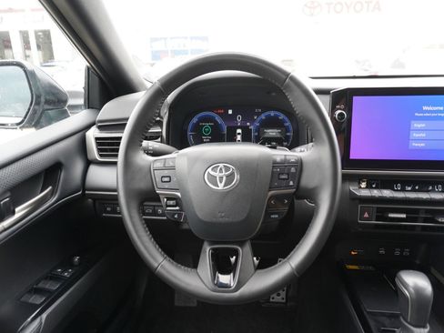 Used 2025 Toyota Camry XSE FWD image 14